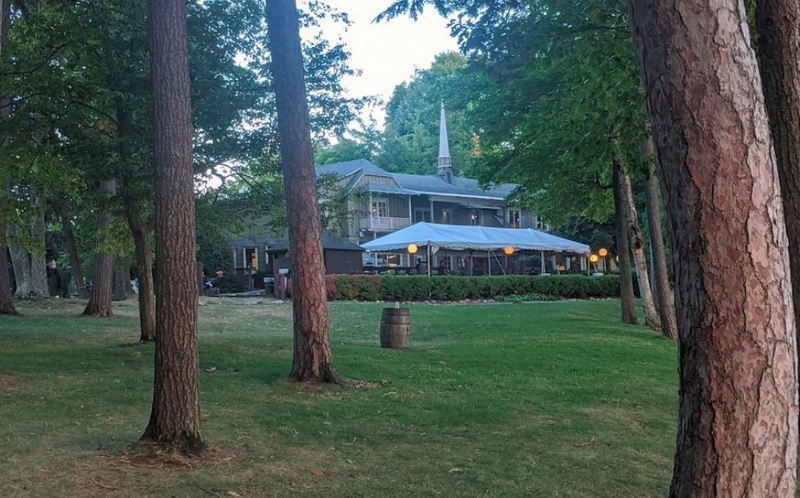 Peninsula Room (Bowers Harbor Inn) - From Web Listing (newer photo)